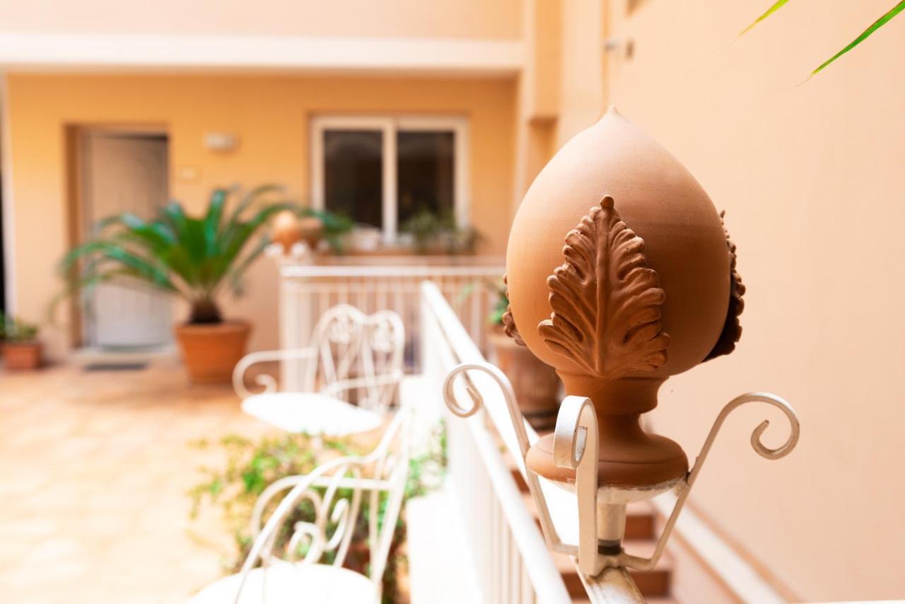 Palazzo Leo Suite And Apartment Lecce Ngoại thất bức ảnh