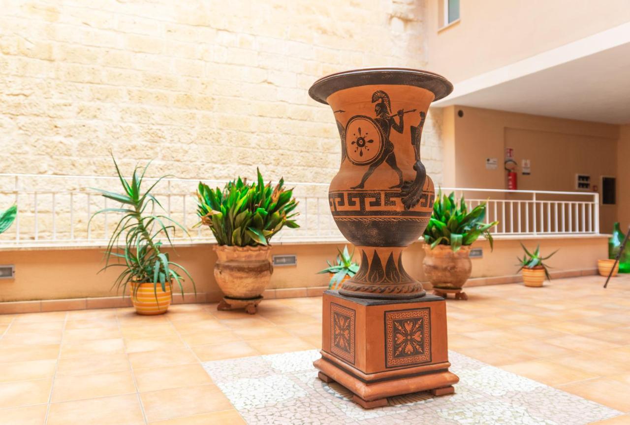 Palazzo Leo Suite And Apartment Lecce Ngoại thất bức ảnh