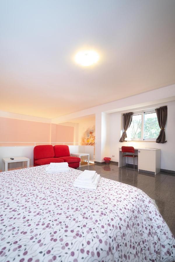 Palazzo Leo Suite And Apartment Lecce Ngoại thất bức ảnh